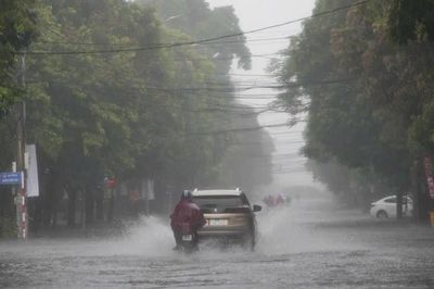 Dự báo thời tiết ngày 27/10: Hà Tĩnh đến Đà Nẵng có mưa lớn từ chiều tối