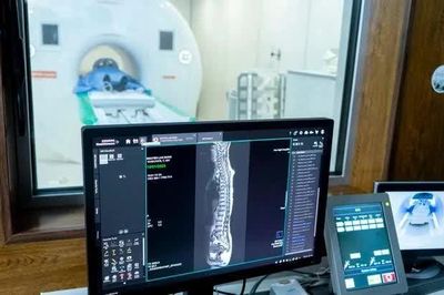 Chấn chỉnh việc 'gợi ý' người dân đi chụp cộng hưởng từ bên ngoài bệnh viện