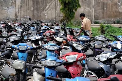 Bán xe 'đồng nát', không làm thủ tục thu hồi biển số có thể bị phạt