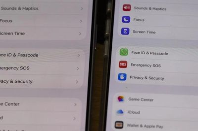 iPhone 18 Pro bị phàn nàn về màn hình ám xanh, ám hồng, nhợt nhạt