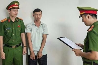 Bắt tạm giam phó giám đốc 'dỏm' giả mắc ung thư để lừa tiền bạn gái