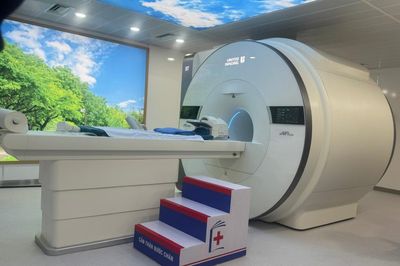 Đại học Y Hà Nội có máy MRI 5T đầu tiên ở Đông Nam Á, tìm ra tổn thương chỉ vài milimet