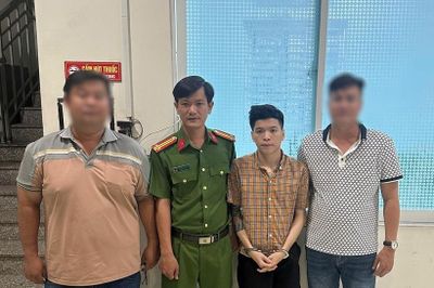 Phối hợp bắt giữ đối tượng truy nã đang di chuyển trên Quốc lộ 51