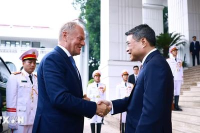 Thủ tướng Lê Minh Hưng chủ trì Lễ đón Thủ tướng Ba Lan
