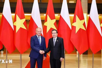 Chủ tịch Quốc hội Trần Thanh Mẫn hội kiến Thủ tướng Ba Lan