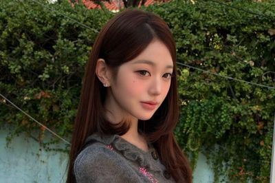Jang Won Young (IVE) gây sốt với vóc dáng đồng hồ cát
