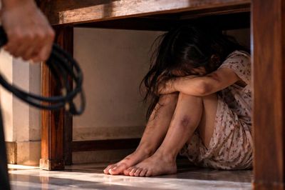 Bé gái 8 tuổi ở Nghệ An bị bạo hành vì nghi trộm tiền