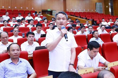 Tôn trọng, lắng nghe, kịp thời giải quyết những kiến nghị chính đáng của Nhân dân