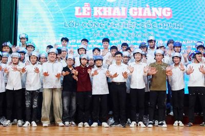Khai giảng lớp chất lượng cao phục vụ ngành công nghiệp gốc