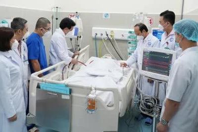 Tiếp nhận ý kiến về đề nghị tặng danh hiệu Thầy thuốc Nhân dân và Thầy thuốc Ưu tú cho 20 người