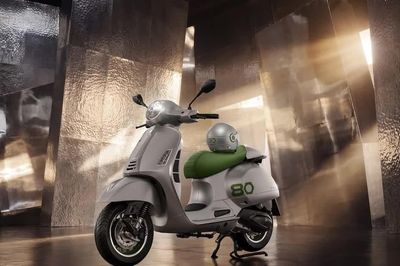 Vespa GTS 310 Edizione Ottantesimo về Việt Nam, giá 372 triệu đồng