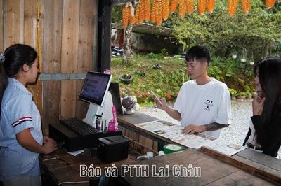 Thanh toán không dùng tiền mặt tại các bản du lịch cộng đồng