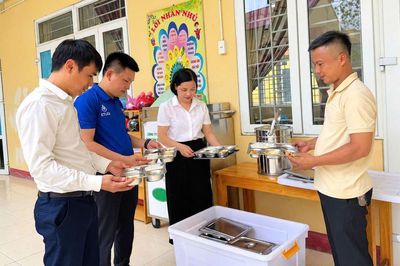 Trường Tiểu học và THCS Chiến Thắng khôi phục bữa ăn bán trú, dự kiến cấp nước uống trở lại từ ngày 27-10