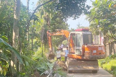 Nhường đất riêng cho đường chung