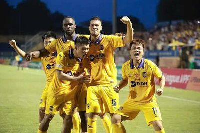 Bảng xếp hạng vòng 5 V-League 2026-2027: Bất ngờ ngôi đầu bảng