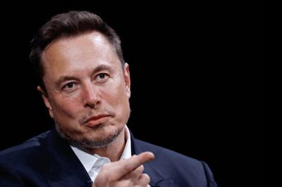 Thời AI, CEO Elon Musk khuyên người trẻ: Đừng chỉ giỏi một lĩnh vực