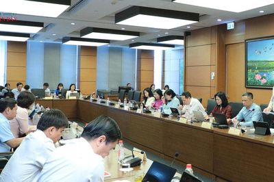 Đơn giản hóa thủ tục hành chính và điều kiện kinh doanh