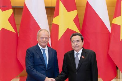 Chủ tịch Quốc hội Trần Thanh Mẫn hội kiến Thủ tướng Cộng hòa Ba Lan