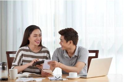 Vợ chồng có nên dùng chung một tài khoản ngân hàng?
