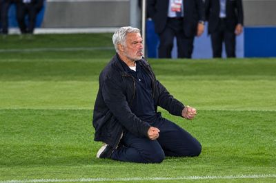 El Clásico gọi tên 'Người đặc biệt' José Mourinho