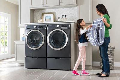 Có nên mua máy giặt sấy? 4 ưu điểm và những hạn chế cần biết trước khi xuống tiền