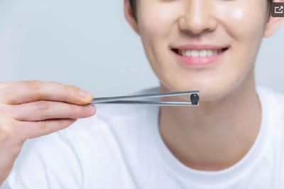 Tại sao đũa Hàn Quốc được làm bằng kim loại và có hình dáng dẹt?