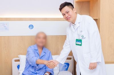 Khối ung thư 12cm từng không thể mổ, bất ngờ thu nhỏ còn 3,9cm sau xạ trị