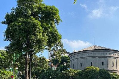 Hà Nội ngày nắng, có mưa vài nơi