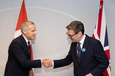 Anh không tham gia ngân hàng quốc phòng do Canada dẫn dắt