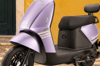 Xe máy điện giá 13,5 triệu đồng đẹp long lanh, đi 80km/lần sạc, tốc độ 30km/h, rẻ nhất thị trường