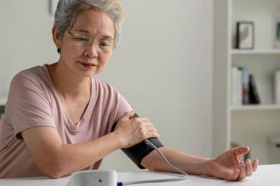 Đo huyết áp tại nhà, vì sao mỗi lần cho một kết quả khác nhau?