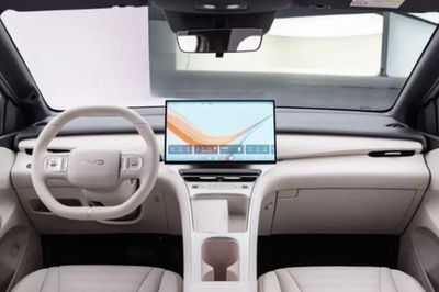 Rẻ hơn Kia Morning, hatchback giá 255 triệu đồng đẹp long lanh, mạnh 127 mã lực, phạm vi hoạt động 420 km chị em nhìn là mê