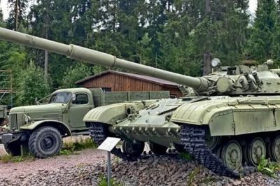 Xe tăng T-64 Ukraine 'nát như tương' rút khỏi chiến trường