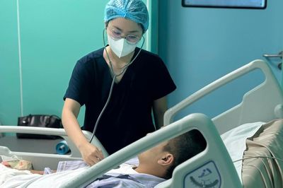 Nam thanh niên suýt tử vong vì sốc sốt xuất huyết biến chứng ARDS