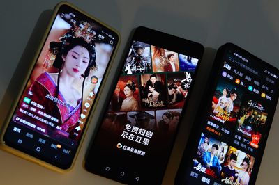 Người dùng Trung Quốc đốt thời gian vào app phim ngắn