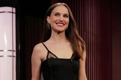 Natalie Portman nói về việc sinh con ở tuổi 45