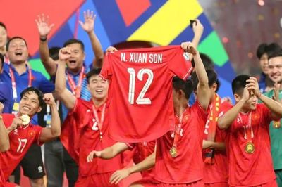 Trao cơ hội cho cầu thủ trẻ tại V-League để xây dựng lứa kế thừa