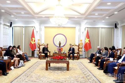 Chánh án Tòa án nhân dân tối cao tiếp Chủ tịch Hội đồng Luật sư Vương quốc Anh và xứ Wales
