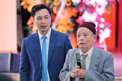 GS.NGND Nguyễn Đình Chú: 'Xin cảm tạ trời đất cho tôi được làm nghề thầy'