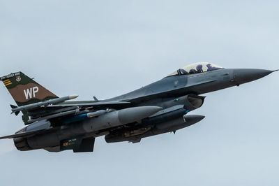 Tên lửa siêu thanh Blackbeard mang lại khả năng tấn công vượt trội cho F-16