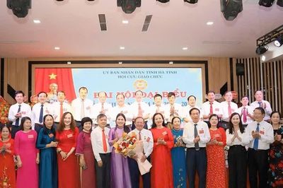 Ông Trần Hữu Doãn được bầu làm Chủ tịch Hội Cựu giáo chức Hà Tĩnh