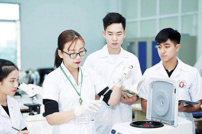 Nhân sự hỗ trợ đại học: 40 giờ làm việc mỗi tuần