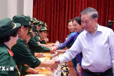 Tổng Bí thư, Chủ tịch nước Tô Lâm gặp mặt Đại đội nữ lái xe Trường Sơn