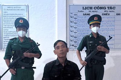 Kiểm tra tàu cá, phát hiện người bị công an truy tìm