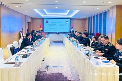 Hải quan Việt Nam - Lào thống nhất 4 trọng tâm hợp tác năm 2027