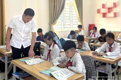Nhịp học mới ở trường nội trú vùng biên