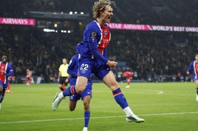 Thắng thuyết phục Lyon 2-0, PSG độc chiếm ngôi đầu Ligue 1