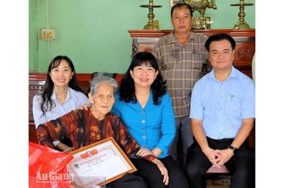 Xã Châu Phú mừng thọ 504 người cao tuổi
