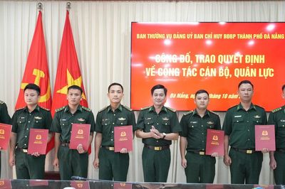 Bộ đội Biên phòng thành phố Đà Nẵng trao quyết định về công tác cán bộ, quân lực