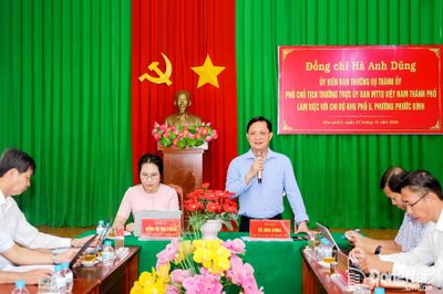 Đồng chí Hà Anh Dũng làm việc với Chi bộ khu phố 5, phường Phước Bình